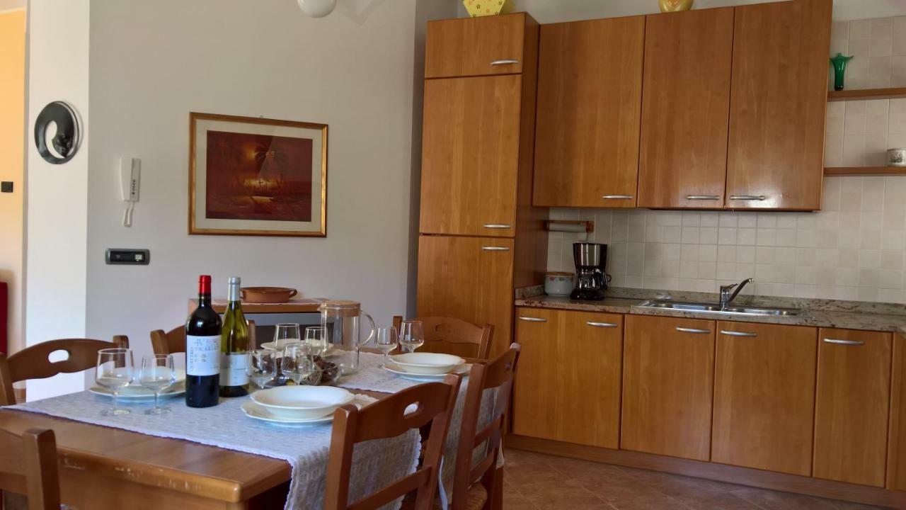 הוילה מצולאגו Casa Luca E Cristina מראה חיצוני תמונה