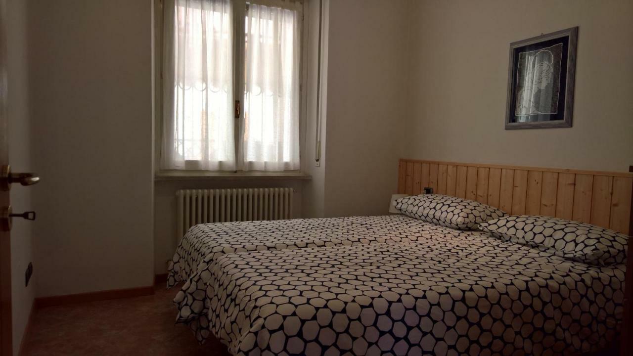 הוילה מצולאגו Casa Luca E Cristina מראה חיצוני תמונה