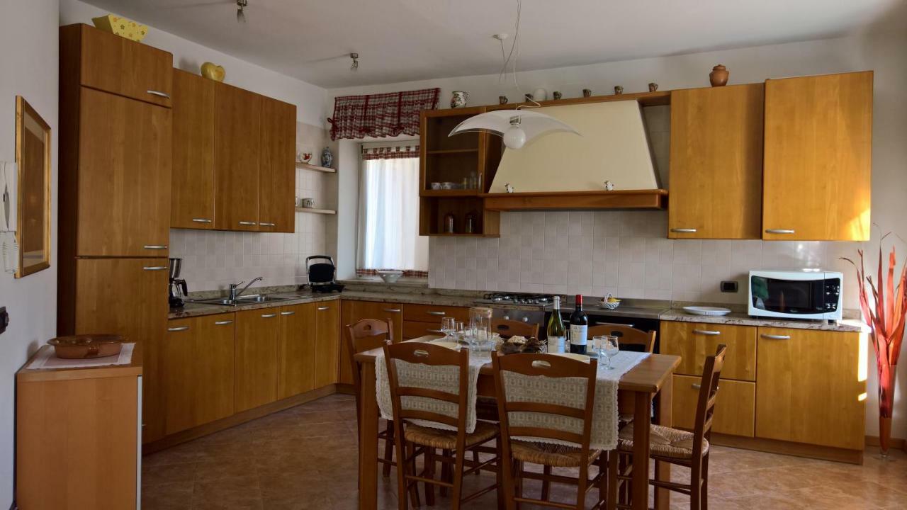 הוילה מצולאגו Casa Luca E Cristina מראה חיצוני תמונה