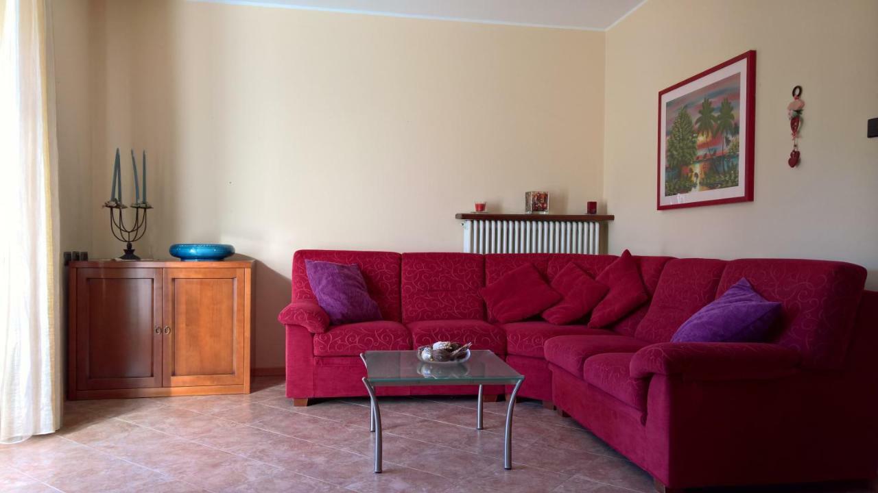 הוילה מצולאגו Casa Luca E Cristina מראה חיצוני תמונה